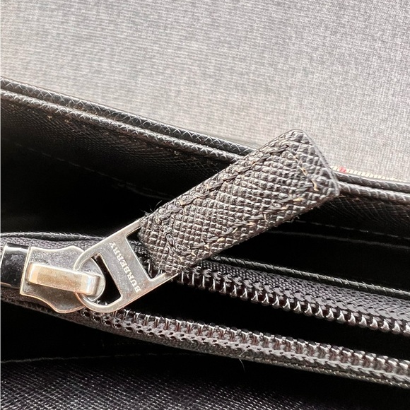 Burberry Beige House Nova Check
Small Tote With Dust Bag - Picture 12 of 12